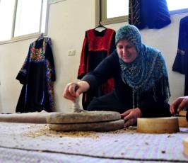 العمل النسائى ينظم معرض تراثى بذكرى النكبة