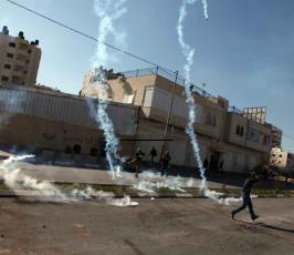 خاص فلسطين اليوم. إصابات ومواجهات أمام معتقل "عوفر" قرب رام الله