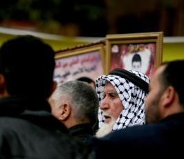 شباب وشيوخ وأطفال فلسطين يعتصمون تضامناً مع خضر عدنان