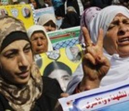 اعتصام تضامنى مع الاسرى بمشاركة المحررة هناء شلبى بغزة