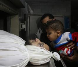 جنازة للشهيد مازن فقهاء الذي اغتالته أيدي عملاء إسرائيل بغزة (2)