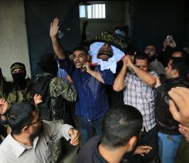  تشييع جثامين شهداء سرايا القدس وكتائب القسام في البريج ودير البلح والقرارة وخانيونس (9)