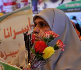 العمل النسائى للجهاد يشارك أمهات الأسرى   ‫(243877579)‬ ‫‬