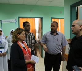 الصليب الأحمر ينظم جولةللمشاريع التي قام بتأهيلها وإصلاحها بعد عام على الحرب  ‫(31028626)‬ ‫‬
