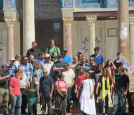صور مجندات ومخابرات ومستوطنين وسياح يقتحمون المسجد الأقصى