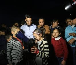 أطفال من غزة يرحلون لأضخم كواكب المجموعة ا ‫(1)‬