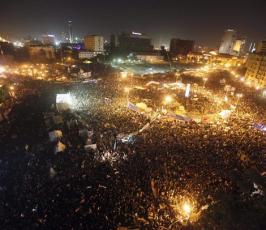 المصريون يحتفلون بذكرى ثورة 25 يناير