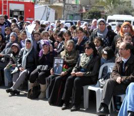 خاص فلسطين اليوم..طلاب المدارس يتضامنون مع الأسرى برام الله