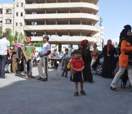 تشريد عشرات المواطنين من منازلهم