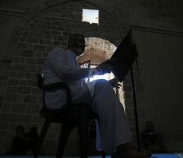 غزيون يقرأون القران الكريم في المسجد العمري الكبير فى اول ايام رمضان  ‫(39780868)‬ ‫‬