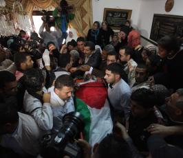 خاص فلسطين اليوم..تشييع شهيدي عنبتا شرقي طولكرم بمشاركة آلاف المواطنين
