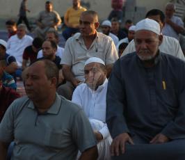 الجهاد الإسلامي يصلي العيد أمام منزل الشهيد الإعداد كامل الإعداد بغزة ‫(37945879)‬ ‫‬