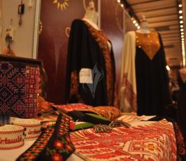 ‫مركز شؤون المرأة في غزة يفتتح معرض منتجات نسائنا العاشر ‫  ‫(395478403)‬ ‫‬