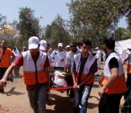 الهلال الاحمر الفلسطيني يقدم خدماته للمصلين في المسجد الاقصى