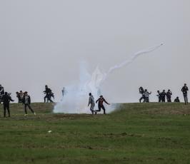 مواجهات بين الشبان الفلسطينيين وجيش الاحتلال على الحدود الشرقية لمخيم جباليا ‫(42598917)‬ ‫‬