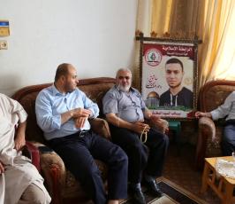 وفد من الجهاد بقيادة د.الهندي يزور عوائل الشهداء ‫(30438805)‬ ‫‬
