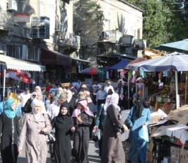 تدفق عشرات الالاف من المصلين على القدس القديمة لاداء صلاة الجمعة
