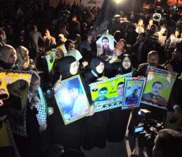 احتفالات بغزة بإنتصار الشيخ الاسير خضر عدنان على سجانه