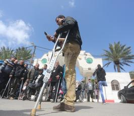 مجموعة دعم ذوي البتر في فلسطين تنظم وقفة امام المجلس التشريعي  ‫(30925199)‬ ‫‬