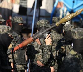 سرايا القدس تنظم مسيراً عسكرياً لعرس الشهيد كامل قريقع بغزة (33)