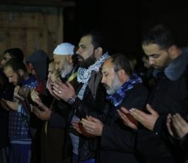 صلاة القيام فى العراء تضامن مع الصجفى محمد القيق  ‫(30007703)‬ ‫‬