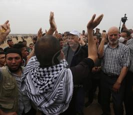 قيادة الجهاد الإسلامي تشارك في المتظاهرين في جمعة العمال  ‫(41878024)‬ ‫‬.JPG