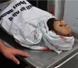 جماهير غفيرة تشيع جثماني شهيدي وسط قطاع غزة