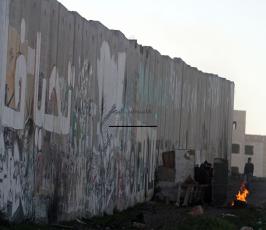 مواجهات عنيفة بين الشبان وجنود الاحتلال على حاجز قلنديا شمالي القدس المحتلة