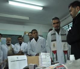 ضمن حملة "مودة" منتدى الطبيب الفلسطيني يقدم خدمات طبية للمتضررين بمراكز الإيواء جراء المنخفض بغزة