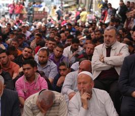  صلاة الجمعة امام مقر الصليب الاحمر بغزة تضامنا مع الاسرى في سجون الاحتلال ‫(39649812)‬ ‫‬