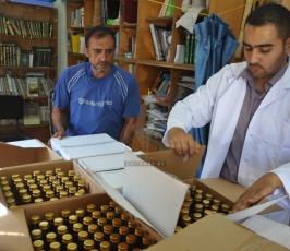 الجهاد تنظم لجان طبية لتقديم الفحوصات والأدوية للمشردين في مراكز الإيواء
