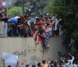 مظاهرات غاضبة أمام سفارة أمريكا بمصر احتجاجا على الاساءة للرسول