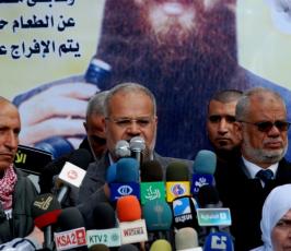 إعتصام تضامنى مع الشيخ الاسير خضر عدنان أمام الصليب الاحمر بغزة