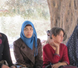 مئات أطفال المخيمات الصيفية يتدفقون على المسجد الأقصى