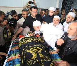 بالصورجماهير غفيرة تشيع شهيد سرايا القدس بمشاركة قيادات فلسطينية من كافة الفصائ ‫(38797852)‬ ‫‬