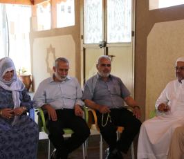 وفد من الجهاد بقيادة د.الهندي يزور عوائل الشهداء ‫(1)‬