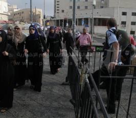 نحو ٢٠٠ الف مصل أدوا صلاة الجمعة الاولى من شهر رمضان في المسجد الاقصى المبارك