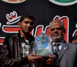 أهالي الأسرى يواصلون الاعتصام في الصليب الأحمر