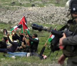 خاص فلسطين اليوم.اعتقالات وإصابات بالاختناق في "المناطير" قرب نابلس