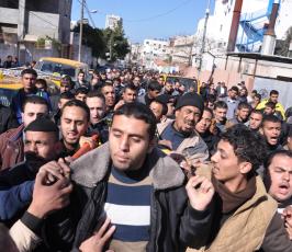 بالصور:جماهير غفيرة تشيع جثمان الشهيد المجاهد "محمد العجلة"
