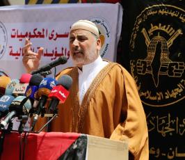  صلاة الجمعة امام مقر الصليب الاحمر بغزة تضامنا مع الاسرى في سجون الاحتلال ‫(39649804)‬ ‫‬