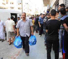 جمعية أرض السلام توزع طرود غذائية ‫(30438803)‬ ‫‬