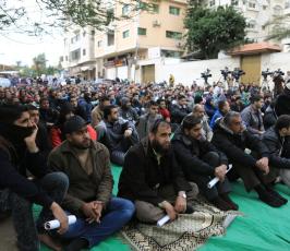 صلاة الجمعة تضامن مع الاسرى ‫(38863364)‬ ‫‬