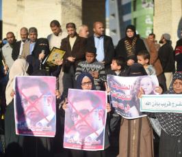 وقفة لدائرة العمل النسائي برفح دعما واسنادا لعوائل الاسرى (1)