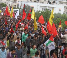 خاص فلسطين اليوم..تشييع شهيدي عنبتا شرقي طولكرم بمشاركة آلاف المواطنين