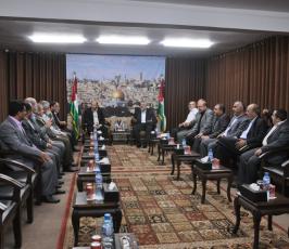 بالصور: أبو مرزوق يصل غزة ويلتقي "هنية"
