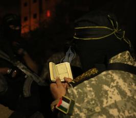 سرايا القدس تقضي رباطها في ليلة السادس من رمضان بالدعاء والصلاة ‫(30963103)‬ ‫‬