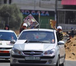 مسيرة محمولة تضامنا مع الاسير السرسك والرخاوى بغزة