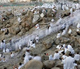 حجاج بيت الله الحرام على جبل عرفات ‫(39715334)‬ ‫‬