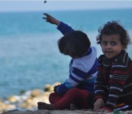 بالصور:ابتسامة الأطفال تزيح هموم الحصار على غزة